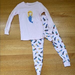 Leveret Pajama Set with Mermaid Design